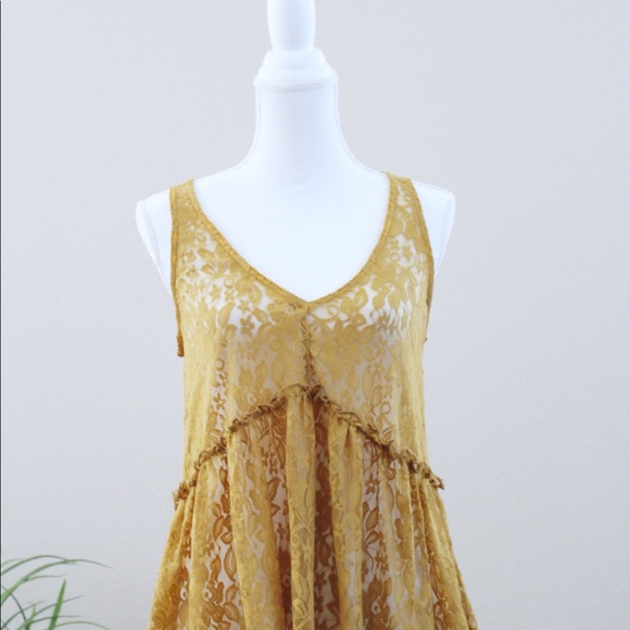 3/$25 H.I.P. Lace Top - Picture 6 of 8